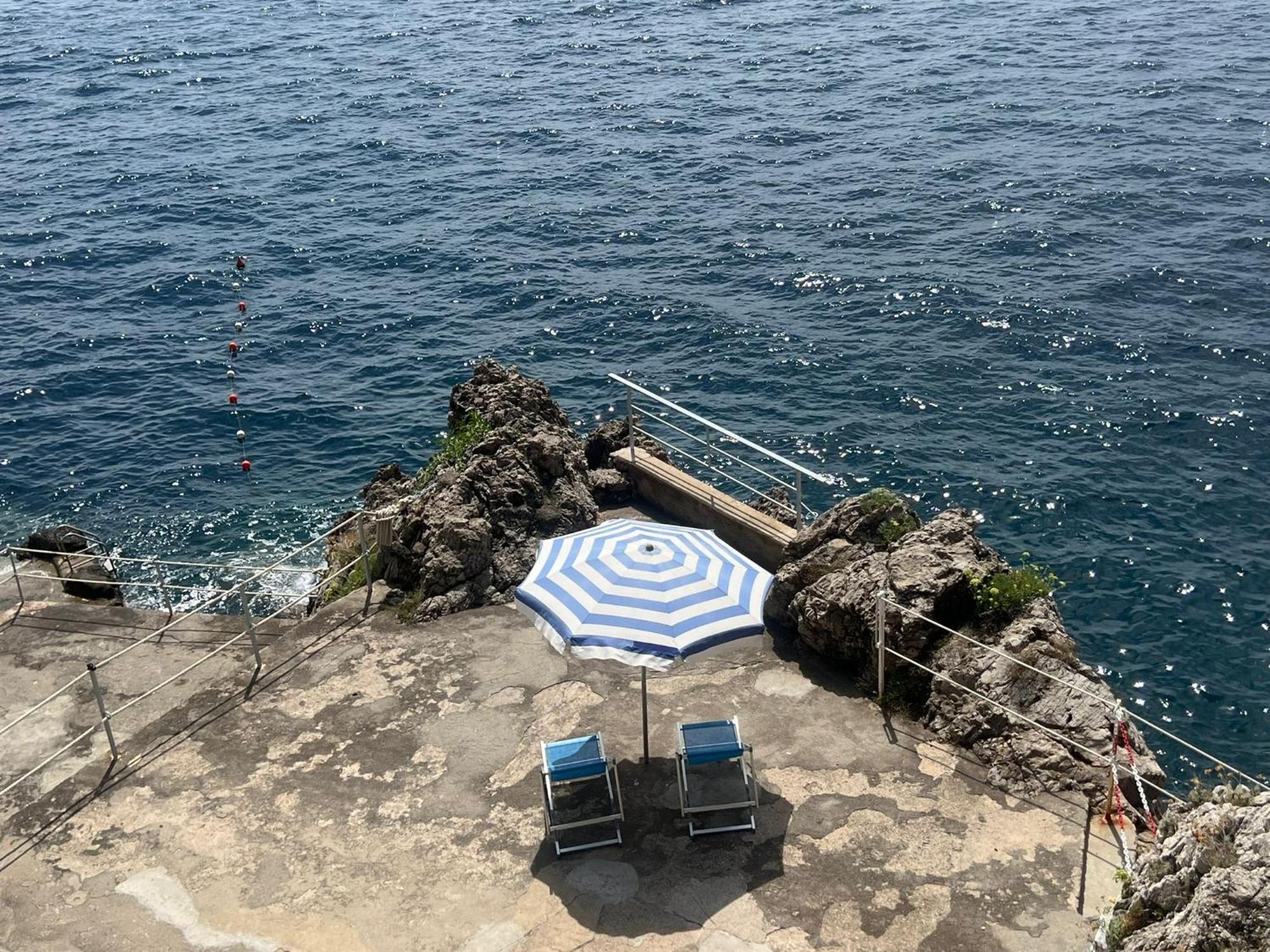 Appartamento Di Raphael Con Discesa Privata Al Mare Amalfi Exterior foto